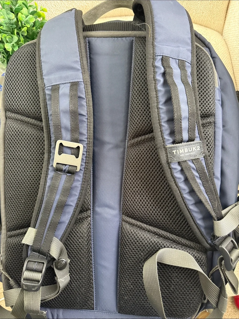 Timbuk2 Navy Blue Men's Commuter Laptop Backpack with Gray Accents